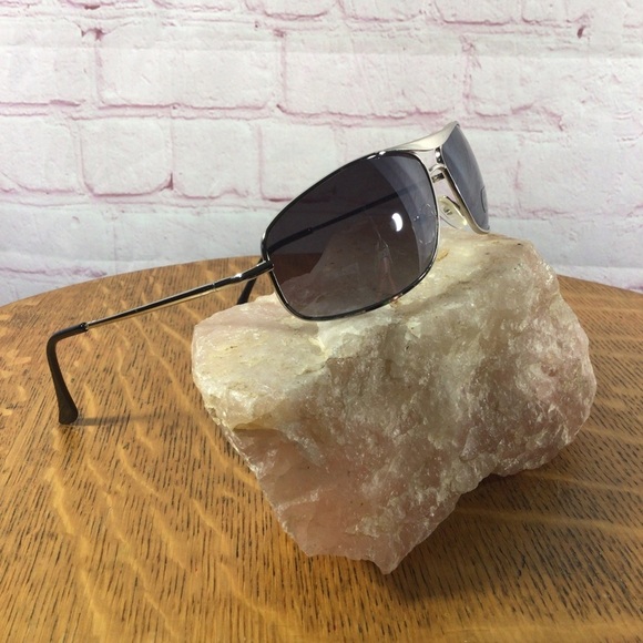 Silver Metal Frame Fashion Sunglasses - Picture 3 of 4